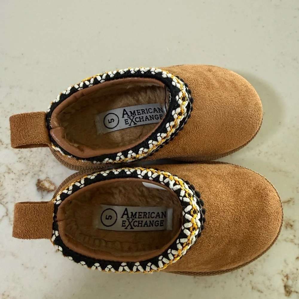 NEW American Exchange Brown Moccasins with Patterned Trim
